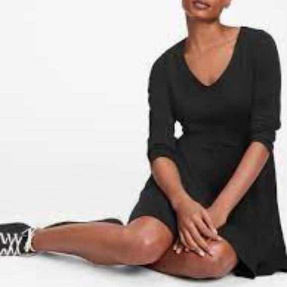 GAP Black Ponte Flare Dress - Picture 2 of 5